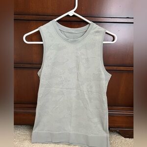 Lululemon swiftly tech relaxed size 4